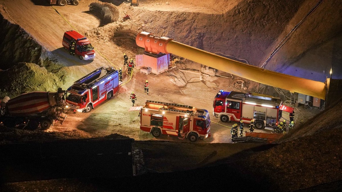 Einsatzübung im Tunnel der Kraftwerksbaustelle Traunfall - FF Roitham